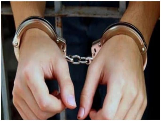 Bhaskar Nazirkar arrested by police in fraud case | भास्कर नाझीरकर याला फसवणूक प्रकरणी पोलिसांनी केली अटक Bhaskar Nazirkar arrested by police in fraud case | भास्कर नाझीरकर याला फसवणूक प्रकरणी पोलिसांनी केली अटक