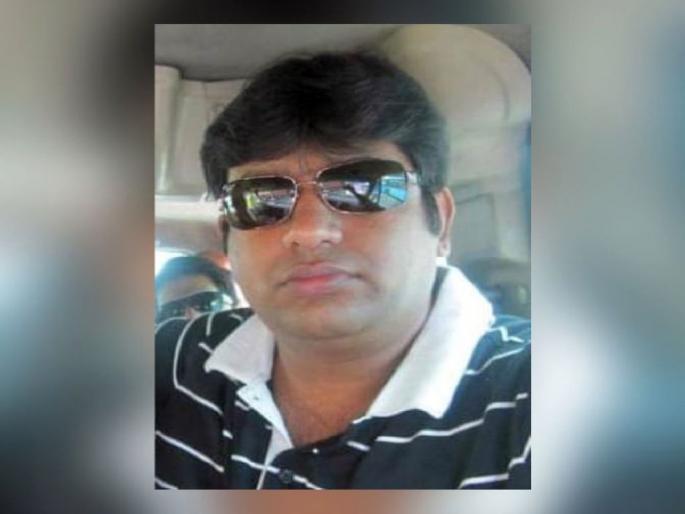 wine shop owner booked for smashes a bottle of liquor on a customer's head in chandrapur | वाईनशॉप मालकाने ग्राहकाच्या डोक्यावर फोडली दारूची बाटली; गुन्हा दाखल wine shop owner booked for smashes a bottle of liquor on a customer's head in chandrapur | वाईनशॉप मालकाने ग्राहकाच्या डोक्यावर फोडली दारूची बाटली; गुन्हा दाखल