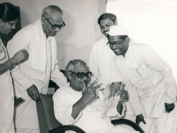 Atal Bihari Vajpayee: 'We are awake, where are we sleeping'; Atal Bihari Vajpayee's special affection with Aurangabad | Atal Bihari Vajpayee : ‘हम तो जागे हैं, हम कहाँ सोये हैं’; अटलबिहारी वाजपेयींचा औरंगाबादशी होता विशेष स्नेह