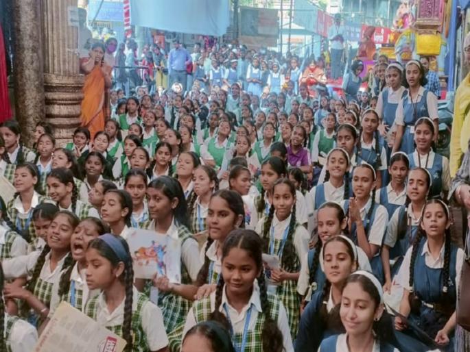 Thousands of students recited the Atharvashirsh simultaneously in front of Shrimant Bhausaheb Rangari Ganapati | श्रीमंत भाऊसाहेब रंगारी गणपतीसमोर हजारो विद्यार्थीनींनी एकाच वेळी केले अथर्वशीर्ष पठण Thousands of students recited the Atharvashirsh simultaneously in front of Shrimant Bhausaheb Rangari Ganapati | श्रीमंत भाऊसाहेब रंगारी गणपतीसमोर हजारो विद्यार्थीनींनी एकाच वेळी केले अथर्वशीर्ष पठण