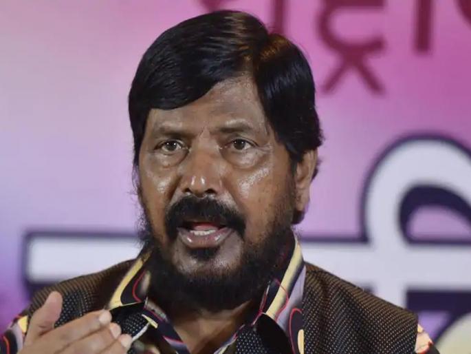 come with bjp lead nda central minister ramdas athavale to ncp chief sharad pawar | भाजपसोबत या, सत्तेत वाटाही घ्या; महाविकास आघाडीतल्या बड्या नेत्याला आठवलेंची ऑफर come with bjp lead nda central minister ramdas athavale to ncp chief sharad pawar | भाजपसोबत या, सत्तेत वाटाही घ्या; महाविकास आघाडीतल्या बड्या नेत्याला आठवलेंची ऑफर