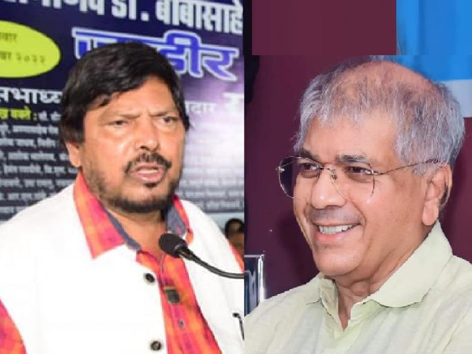 Mahavikas Aghadi should not take Balasaheb Ambedkar along says Ramdas Athavale | महाविकास आघाडीने बाळासाहेब आंबेडकर यांना सोबत घेऊ नये : रामदास आठवले 