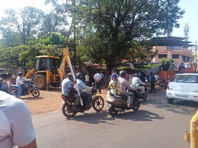 Ratnagiri encroachment eradication campaign started | रत्नागिरीत अतिक्रमण हटाव मोहीम सुरु