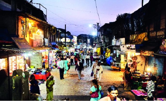 Shikhar Shinganapur encroached on the encroachment | शिखर शिंगणापूर अतिक्रमणाच्या विळख्यात : यात्रेनिमित्त येणाऱ्या लाखो भाविकांची होऊ शकते गैरसोय Shikhar Shinganapur encroached on the encroachment | शिखर शिंगणापूर अतिक्रमणाच्या विळख्यात : यात्रेनिमित्त येणाऱ्या लाखो भाविकांची होऊ शकते गैरसोय