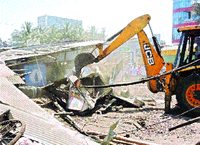 Kolhapur Deputy Engineer was removed from the meeting | कोल्हापूर उपशहर अभियंत्यास सभेबाहेर काढले Kolhapur Deputy Engineer was removed from the meeting | कोल्हापूर उपशहर अभियंत्यास सभेबाहेर काढले