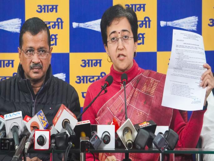 Police complaint against Kejriwal, Atishi, alleging fake registration for schemes | केजरीवाल, आतिशी यांच्याविरोधात पोलिसात तक्रार, योजनांसाठी बनावट नोंदणी केल्याचा आरोप Police complaint against Kejriwal, Atishi, alleging fake registration for schemes | केजरीवाल, आतिशी यांच्याविरोधात पोलिसात तक्रार, योजनांसाठी बनावट नोंदणी केल्याचा आरोप