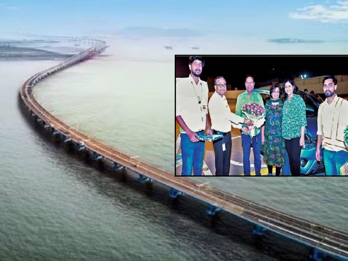 Sangli's Madan Pawar family became the first to travel on Atal Setu | अटल सेतूवरील पहिल्या प्रवासाचे मानकरी ठरले सांगलीचे मदन पवार कुटुंबीय Sangli's Madan Pawar family became the first to travel on Atal Setu | अटल सेतूवरील पहिल्या प्रवासाचे मानकरी ठरले सांगलीचे मदन पवार कुटुंबीय