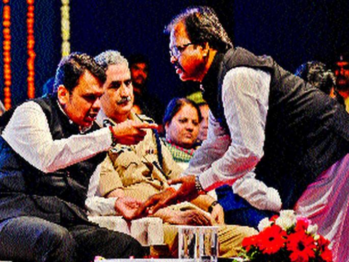 On behalf of Shivsena, protest of Chief Minister, being backward, injustice to the MLAs | शिवसेनेच्या वतीने मुख्यमंत्र्यांचा निषेध, मागासवर्गीय असल्याने आमदारांवर अन्याय On behalf of Shivsena, protest of Chief Minister, being backward, injustice to the MLAs | शिवसेनेच्या वतीने मुख्यमंत्र्यांचा निषेध, मागासवर्गीय असल्याने आमदारांवर अन्याय