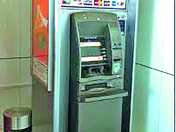 The attempt to break the ATM failed; CC cam-introduced paper! | एटीएम फोडण्याचा प्रयत्न फसला; सीसी कॅमे-याला लावला कागद! The attempt to break the ATM failed; CC cam-introduced paper! | एटीएम फोडण्याचा प्रयत्न फसला; सीसी कॅमे-याला लावला कागद!