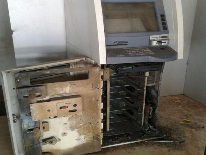 ATM robbery in goa | गोव्यात एटीएम सुरक्षेचा प्रश्न ऐरणीवर, धारगळमध्ये 2 एटीएम फोडून 32 लाख रुपये लंपास ATM robbery in goa | गोव्यात एटीएम सुरक्षेचा प्रश्न ऐरणीवर, धारगळमध्ये 2 एटीएम फोडून 32 लाख रुपये लंपास