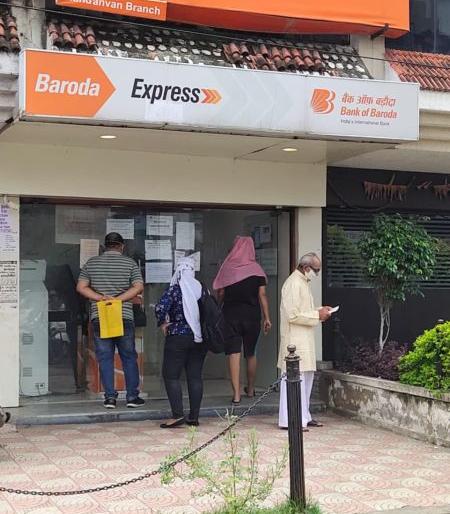 The contractor company is responsible for providing the facility to the ATM | एटीएमला सुविधा पुरविण्याची जबाबदारी कंत्राटदार कंपनीची