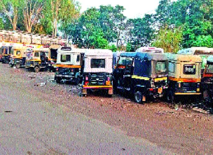 Auto rickshaw taxis will not be scrapped | ऑटो रिक्षा टॅक्सी होणार नाहीत स्क्रॅप- - डॉ. स्टीव्हन अल्वारिस