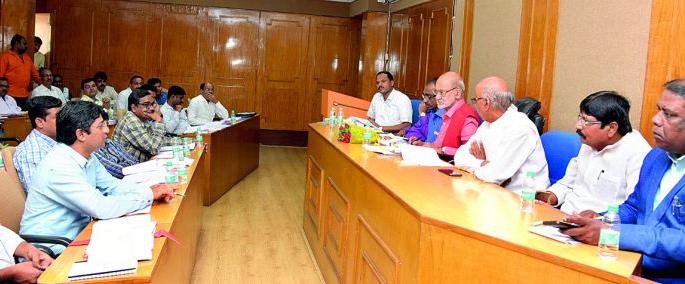 'Atrocity' punishment is low due to hostile: Minister of State Avinash Mahatekar | फितुरीमुळे ‘अॅट्रॉसिटीत’ शिक्षेचे प्रमाण कमी : राज्यमंत्री अविनाश महातेकर 'Atrocity' punishment is low due to hostile: Minister of State Avinash Mahatekar | फितुरीमुळे ‘अॅट्रॉसिटीत’ शिक्षेचे प्रमाण कमी : राज्यमंत्री अविनाश महातेकर