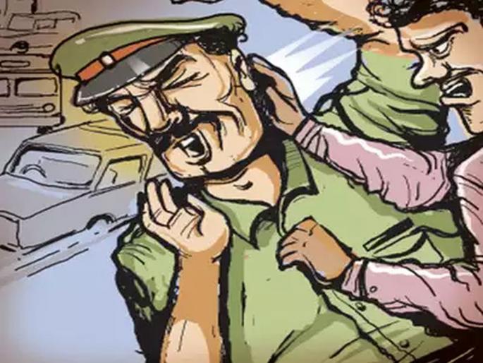 He stabbed himself with a blade and injured police by hitting him with the fist of Sattur | स्वत:वर ब्लेडनं वार करुन फौजदारास सत्तूरच्या मुठीनं मारुन केलं जखमी He stabbed himself with a blade and injured police by hitting him with the fist of Sattur | स्वत:वर ब्लेडनं वार करुन फौजदारास सत्तूरच्या मुठीनं मारुन केलं जखमी