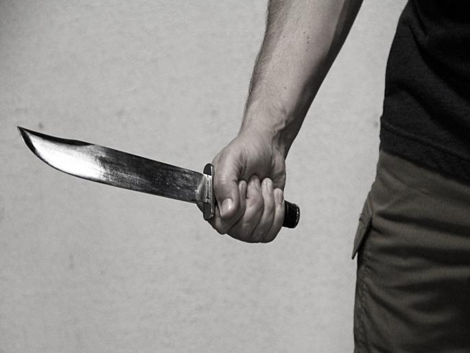 attack on one person due to cancellation of flowers order | निगडीत फुलांची ऑर्डर रद्द केल्याने एकावर प्राणघातक हल्ला 