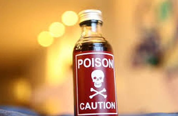 Attempt to poison the woman | महिलेस विषारी द्रव्य पाजून मारण्याचा प्रयत्न