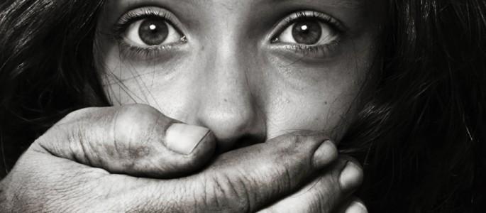 Childcare Committee threw an attempt to sell a girl in three lakh rupees! | तीन लाख रुपयांमध्ये पोटच्या मुलीला विकण्याचा प्रयत्न बालकल्याण समितीने हाणून पाडला! Childcare Committee threw an attempt to sell a girl in three lakh rupees! | तीन लाख रुपयांमध्ये पोटच्या मुलीला विकण्याचा प्रयत्न बालकल्याण समितीने हाणून पाडला!