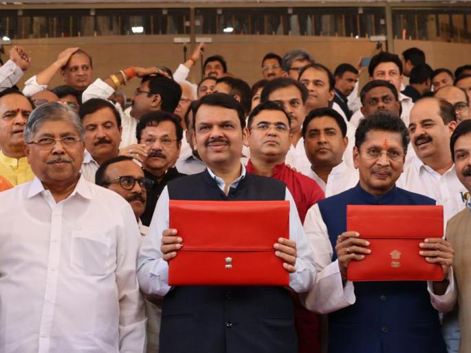 bjp mla atul bhatkhalkar praised maharashtra budget 2023 and replied maha vikas aghadi criticism | Maharashtra Budget 2023: “घोषणांचा पाऊस नाही, १ ट्रिलियन अर्थव्यवस्थेकडे नेणारा शिंदे-फडणवीस सरकारचा संकल्प” bjp mla atul bhatkhalkar praised maharashtra budget 2023 and replied maha vikas aghadi criticism | Maharashtra Budget 2023: “घोषणांचा पाऊस नाही, १ ट्रिलियन अर्थव्यवस्थेकडे नेणारा शिंदे-फडणवीस सरकारचा संकल्प”