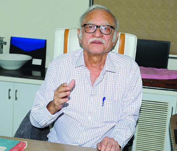  Cataract-free Maharashtra campaign will be successful: Dr. Atul Joglekar | मोतीबिंदूमुक्त महाराष्ट्र अभियान यशस्वी होईल : डॉ. अतुल जोगळेकर