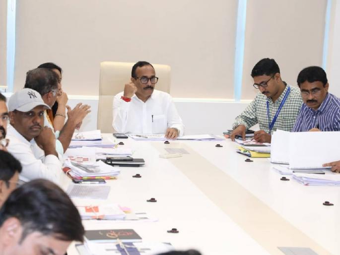 There is a possibility of a major crackdown on the slum dwellers in Mumbai - Housing Minister's information | मुंबईतील झोपडपट्टीधारकांचा मोठा तिढा सुटण्याची शक्यता- गृहनिर्माण मंत्र्यांची माहिती There is a possibility of a major crackdown on the slum dwellers in Mumbai - Housing Minister's information | मुंबईतील झोपडपट्टीधारकांचा मोठा तिढा सुटण्याची शक्यता- गृहनिर्माण मंत्र्यांची माहिती