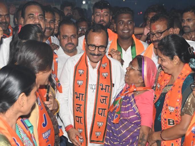 Housing Minister BJP Atul Save's candidacy hat-trick; Confrontation with Congress, MIM | भाजपचे मंत्री अतुल सावे यांची उमेदवारीची हॅट्ट्रिक; कॉँग्रेस, एमआयएमसोबत होणार सामना Housing Minister BJP Atul Save's candidacy hat-trick; Confrontation with Congress, MIM | भाजपचे मंत्री अतुल सावे यांची उमेदवारीची हॅट्ट्रिक; कॉँग्रेस, एमआयएमसोबत होणार सामना