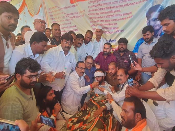 "Will announce help in eight days"; Mangesh Sable calls off hunger strike after Minister Save's assurance | 'शेतकऱ्यांना आठ दिवसांत मदत देणार'; मंत्री सावेंच्या आश्वासनानंतर मंगेश साबळेंचे उपोषण मागे