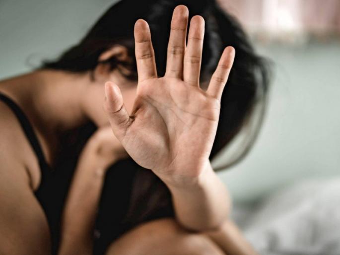 sexual abuse of a young woman by giving her a narcotic | गुंगीचे औषध देऊन तरुणीवर लैंगिक अत्याचार sexual abuse of a young woman by giving her a narcotic | गुंगीचे औषध देऊन तरुणीवर लैंगिक अत्याचार