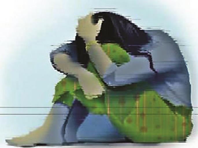 Torture of a woman by showing the lure of giving a child a job | मुलास नोकरीला लावून देण्याचे आमिष दाखवून महिलेवर अत्याचार Torture of a woman by showing the lure of giving a child a job | मुलास नोकरीला लावून देण्याचे आमिष दाखवून महिलेवर अत्याचार