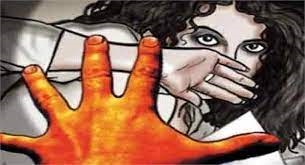 Shocking; Divyang was tortured by two friends who were keeping buffaloes | धक्कादायक; दिव्यांग तरुणीवर म्हशी राखणाऱ्या दोन मित्रांनी केला अत्याचार Shocking; Divyang was tortured by two friends who were keeping buffaloes | धक्कादायक; दिव्यांग तरुणीवर म्हशी राखणाऱ्या दोन मित्रांनी केला अत्याचार