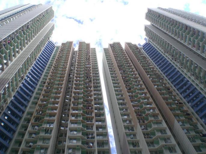 Agents do not control how much commission they charge; Maharera's statement regarding house sale transaction | एजंटने कमिशन किती घ्यावे यावर नियंत्रण नाही; घरविक्री व्यवहारप्रकरणी महारेराचे म्हणणे Agents do not control how much commission they charge; Maharera's statement regarding house sale transaction | एजंटने कमिशन किती घ्यावे यावर नियंत्रण नाही; घरविक्री व्यवहारप्रकरणी महारेराचे म्हणणे