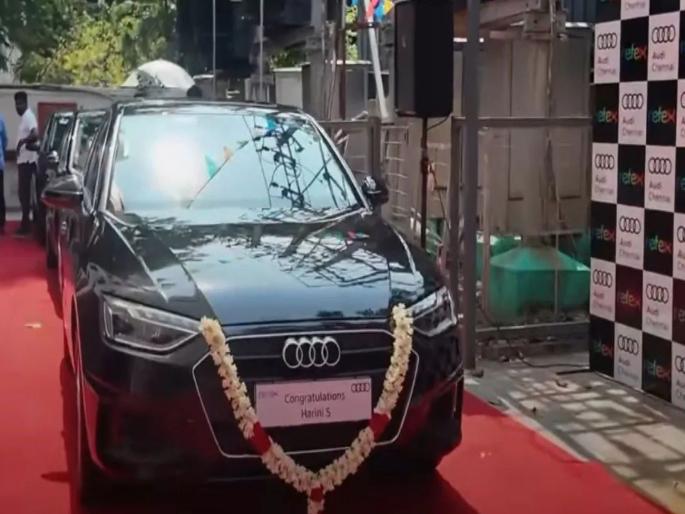 Chennai-based company has gifted 12 Audi cars to employees under its “Wheel of Achievement” initiative | Car Gift: बक्षीस असावं तर असं...! चेन्नईतील कंपनीने १२ मेहनती कर्मचाऱ्यांना दिली लग्झरी AUDI भेट Chennai-based company has gifted 12 Audi cars to employees under its “Wheel of Achievement” initiative | Car Gift: बक्षीस असावं तर असं...! चेन्नईतील कंपनीने १२ मेहनती कर्मचाऱ्यांना दिली लग्झरी AUDI भेट