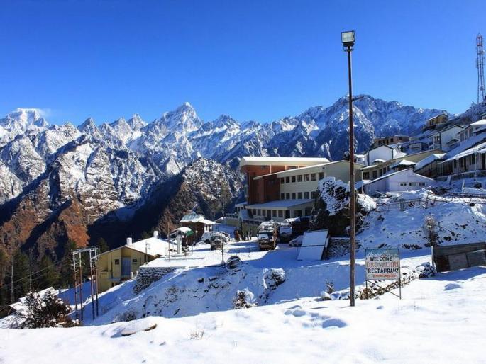 Indian tourist places famous for snowfall tourist places in Uttrakhand | परदेशी पर्यटन स्थळांपेक्षा कमी नाहीत उत्तराखंडमधील ही ६ ठिकाणे! Indian tourist places famous for snowfall tourist places in Uttrakhand | परदेशी पर्यटन स्थळांपेक्षा कमी नाहीत उत्तराखंडमधील ही ६ ठिकाणे!