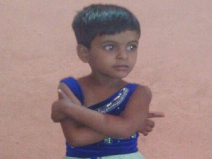 In hingoli girl dies in water tank while taking water from it | उकाड्याने हैराण चिमुकलीचा पाण्याच्या टाकीत पडून मृत्यू In hingoli girl dies in water tank while taking water from it | उकाड्याने हैराण चिमुकलीचा पाण्याच्या टाकीत पडून मृत्यू