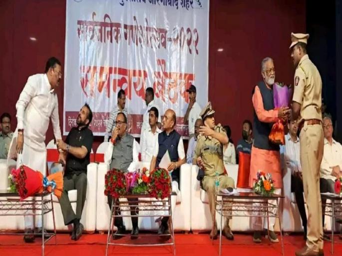 celebrate Ganeshotsav with discipline and enthusiasm in Aurangabad | नेत्यांची जुगलबंदी, प्रशासनाची कोंडी; गणेशोत्सव शिस्तीत, उत्साहात साजरा करण्याचा निर्धार! celebrate Ganeshotsav with discipline and enthusiasm in Aurangabad | नेत्यांची जुगलबंदी, प्रशासनाची कोंडी; गणेशोत्सव शिस्तीत, उत्साहात साजरा करण्याचा निर्धार!