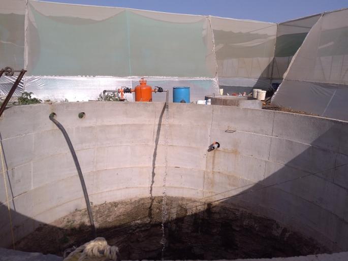 Tanker water in Soyaghat; Farmers' struggles to save summer crops | सोयगावात शेतीला विकतचे पाणी; उन्हाळी पिके जगविण्यासाठी शेतकऱ्यांची धडपड   Tanker water in Soyaghat; Farmers' struggles to save summer crops | सोयगावात शेतीला विकतचे पाणी; उन्हाळी पिके जगविण्यासाठी शेतकऱ्यांची धडपड