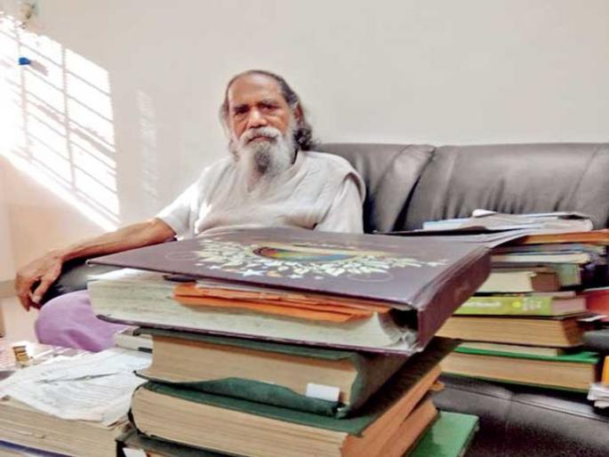 Sitting on the bank of Siddheshwar lake, Nisargrishi will complete the tree cell | सिद्धेश्वर तलावाच्या काठावर बसून निसर्गऋषी पूर्ण करणार वृक्षकोष Sitting on the bank of Siddheshwar lake, Nisargrishi will complete the tree cell | सिद्धेश्वर तलावाच्या काठावर बसून निसर्गऋषी पूर्ण करणार वृक्षकोष