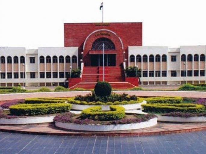 In the Aurangabad bench of the National Lok Adalat first in the country | राष्ट्रीय लोक अदालतमध्ये औरंगाबाद खंडपीठ देशात सर्वप्रथम