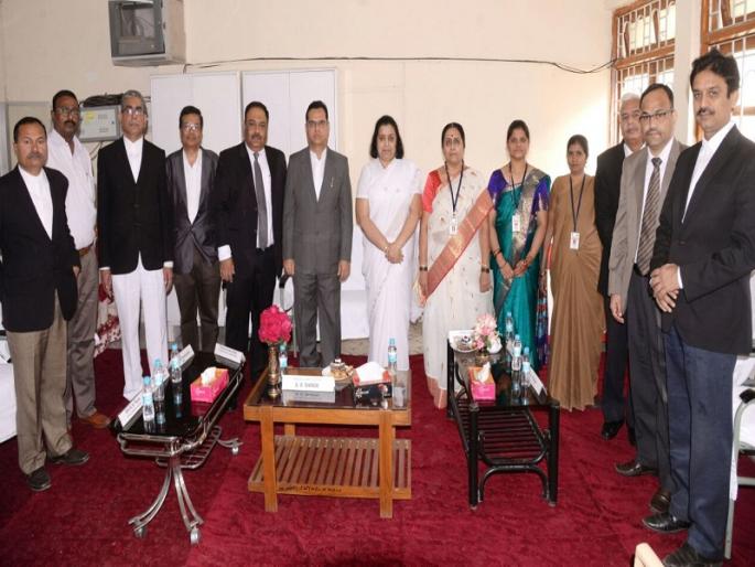 The second woman post office in Maharashtra started in Aurangabad | महाराष्ट्रातील दुसरे महिला डाक कार्यालय औरंगाबादमध्ये सुरु The second woman post office in Maharashtra started in Aurangabad | महाराष्ट्रातील दुसरे महिला डाक कार्यालय औरंगाबादमध्ये सुरु