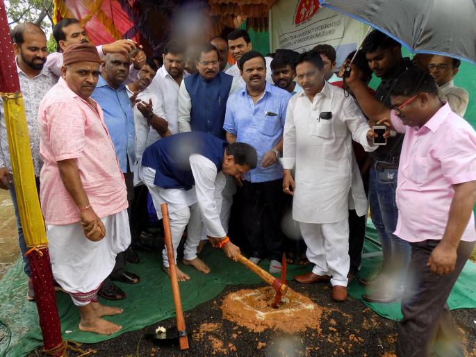 AYUSH hospital to be a tourist attraction: Kesarkar | आयुष रुग्णालय पर्यटकांसाठी आकर्षणाचे केंद्र ठरेल : केसरकर AYUSH hospital to be a tourist attraction: Kesarkar | आयुष रुग्णालय पर्यटकांसाठी आकर्षणाचे केंद्र ठरेल : केसरकर