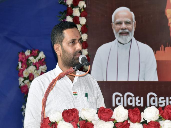 BJP on the backfoot in Gujarat after 'letter scandal'; Who is Kaushik Vekaria, who is embroiled in controversy? | 'लेटरकांड'नंतर गुजरातमध्ये भाजपा बॅकफूटवर; वादात अडकलेले कोण आहेत कौशिक वेकरिया? BJP on the backfoot in Gujarat after 'letter scandal'; Who is Kaushik Vekaria, who is embroiled in controversy? | 'लेटरकांड'नंतर गुजरातमध्ये भाजपा बॅकफूटवर; वादात अडकलेले कोण आहेत कौशिक वेकरिया?