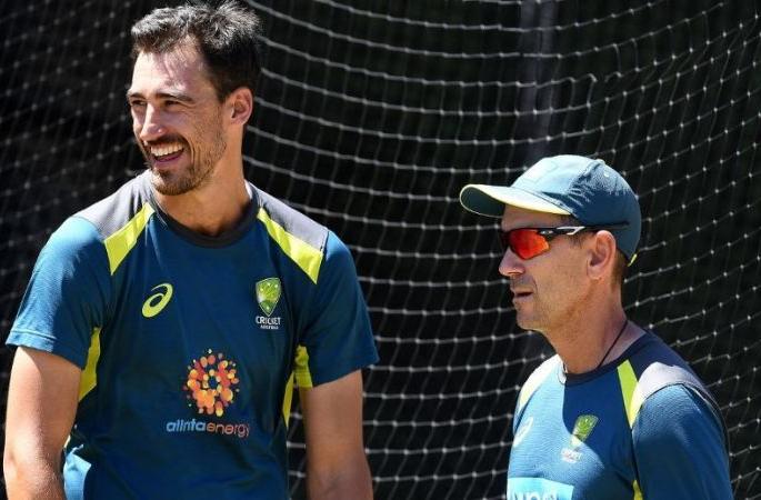 Australia tour of India 2019: Mitchell Starc ruled out due to muscle injury | India vs Australia :भारत दौऱ्यासाठी कांगारू सज्ज; दोन प्रमुख खेळाडूंना डावलून 'विराट'सेनेचा सामना करणार 