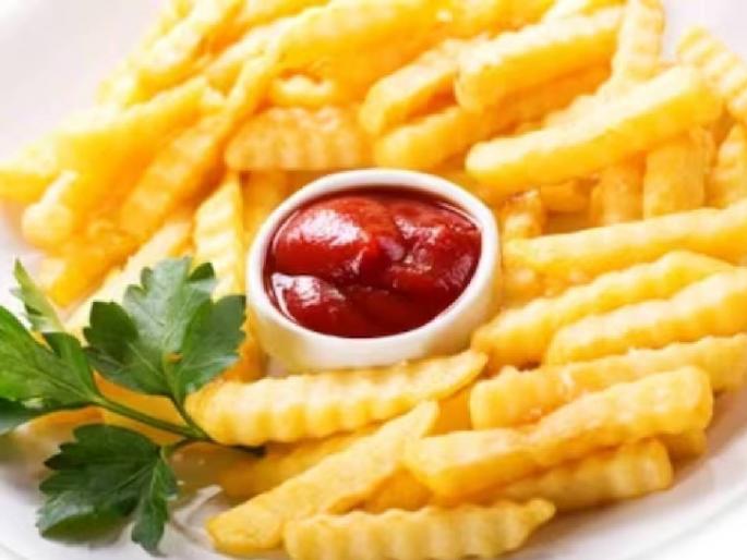 woman tries to run over boyfriend with her car as he ate some of her chips | अरे बापरे! प्रियकराने चिप्स खाल्ले, सनकी गर्लफ्रेंडने कारच अंगावर घातली woman tries to run over boyfriend with her car as he ate some of her chips | अरे बापरे! प्रियकराने चिप्स खाल्ले, सनकी गर्लफ्रेंडने कारच अंगावर घातली