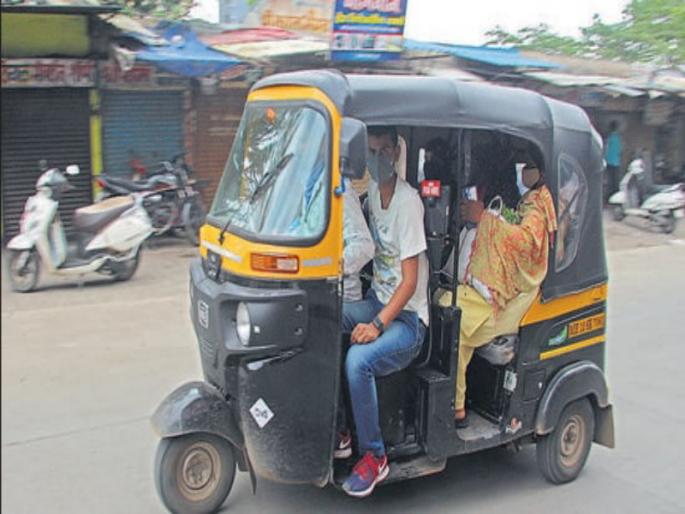We pay an installment of 300 rupees per car why should we be afraid the strange support of the rickshaw pullers | "एका गाडीमागे ३०० रुपयांचा हप्ता देतो, आम्ही कशाला घाबरू", रिक्षाचालकांचे अजब समर्थन We pay an installment of 300 rupees per car why should we be afraid the strange support of the rickshaw pullers | "एका गाडीमागे ३०० रुपयांचा हप्ता देतो, आम्ही कशाला घाबरू", रिक्षाचालकांचे अजब समर्थन