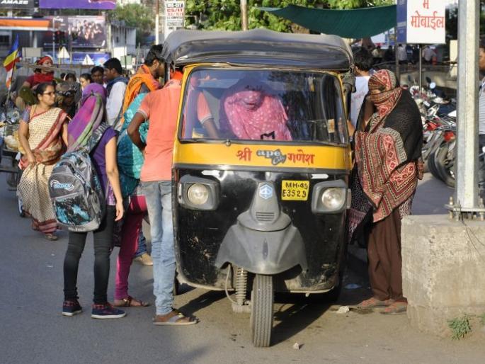 auto rickshaw fare hike in kalyan dombivali | रिक्षा प्रवासही झालाय "कठीण"; चालकांकडून आकारलं जातंय मनमानी भाडं