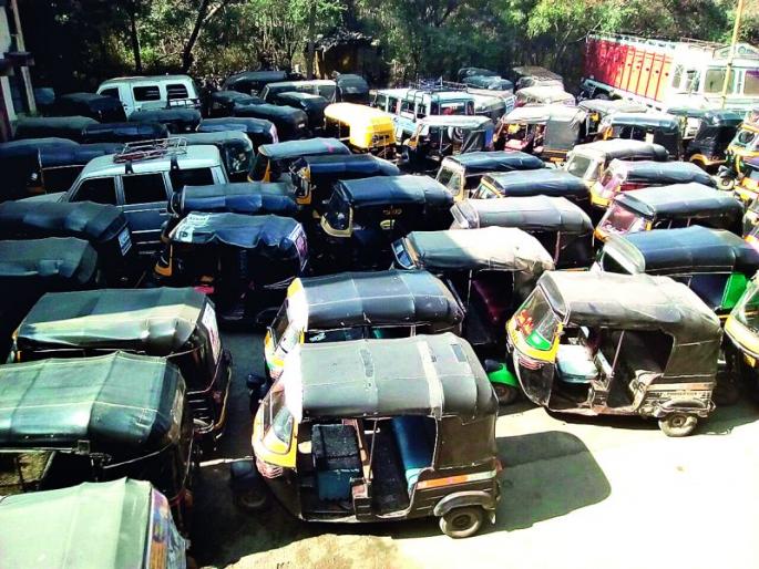 Action on 102 octroi from Akola Transport Branch | अकोला वाहतूक शाखेकडून १0२ ऑटोंवर कारवाई Action on 102 octroi from Akola Transport Branch | अकोला वाहतूक शाखेकडून १0२ ऑटोंवर कारवाई