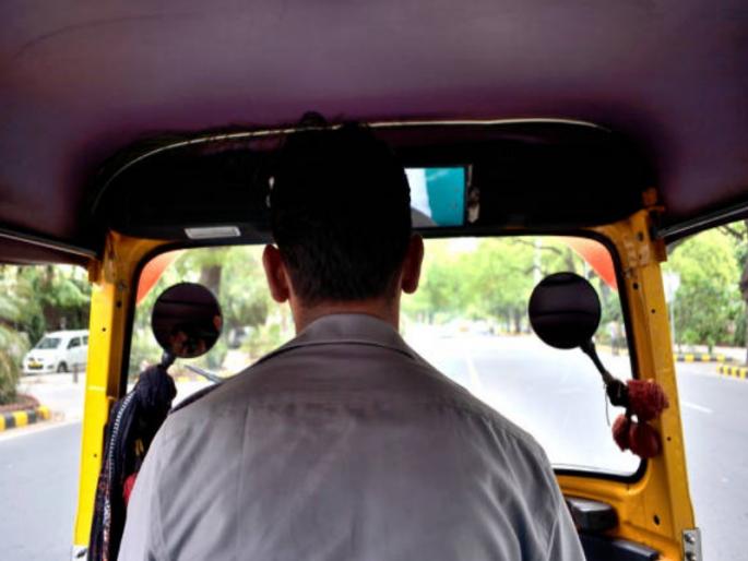 Tempe driver hits Bukki in chest The rickshaw driver died on the spot | टेम्पाे चालकाने मारली छातीत बुक्की; रिक्षा चालकाचा जागेवरच मृत्यू Tempe driver hits Bukki in chest The rickshaw driver died on the spot | टेम्पाे चालकाने मारली छातीत बुक्की; रिक्षा चालकाचा जागेवरच मृत्यू