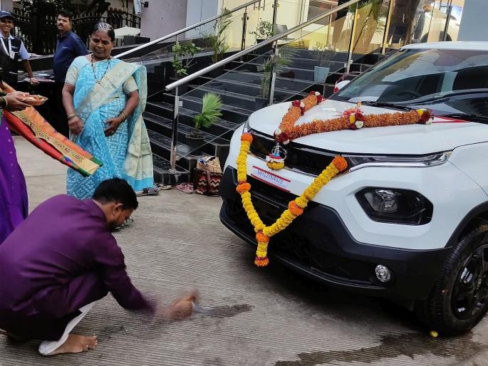 October 2025 Auto Sales : GST cut, Dussehra and Diwali; October saw 'vehicle rain'! Not only Mahindra, Hyundai, Tata but also Skoda... | जीएसटी कपात, दसरा अन् दिवाळी; ऑक्टोबरमध्ये पडला 'वाहनांचाही पाऊस'! महिंद्रा, ह्युंदाई, टाटानेच नाही तर स्कोडानेही...