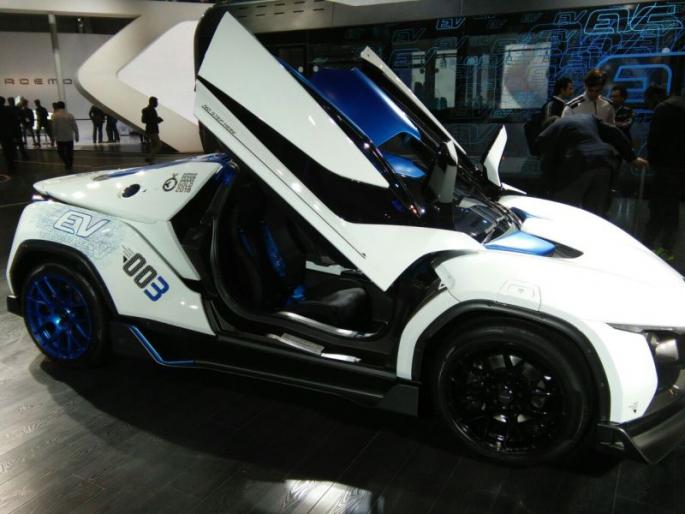 many new vehicles launched with start of autoexpo 2018 | भव्य 'कार'नामा... वाहन उद्योगाची सैर घडवणारे Auto Expo 2018 many new vehicles launched with start of autoexpo 2018 | भव्य 'कार'नामा... वाहन उद्योगाची सैर घडवणारे Auto Expo 2018