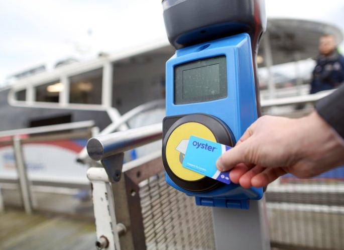 A MAHA Card will operate in autorickshaw, bus and metro | नागपुरात आॅटोरिक्षा, बस, मेट्रोत चालणार एक महाकार्ड A MAHA Card will operate in autorickshaw, bus and metro | नागपुरात आॅटोरिक्षा, बस, मेट्रोत चालणार एक महाकार्ड