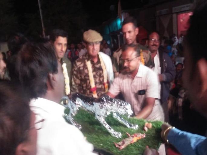 avni tigress shot dead, sharp shooter Nawab | नरभक्षक वाघिणीला नाईलाजाने घातली गोळी, शार्प शूटर नवाबची स्पष्टोक्ती  avni tigress shot dead, sharp shooter Nawab | नरभक्षक वाघिणीला नाईलाजाने घातली गोळी, शार्प शूटर नवाबची स्पष्टोक्ती